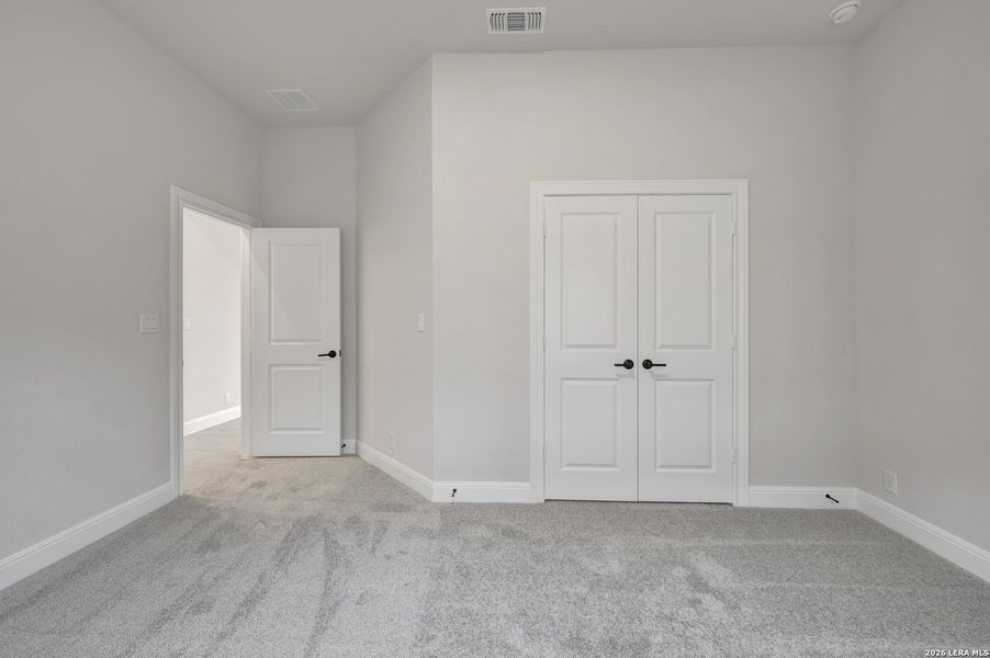Spacious, unfurnished interior of a new home in Davis Ranch 50', San Antonio (Image 19).