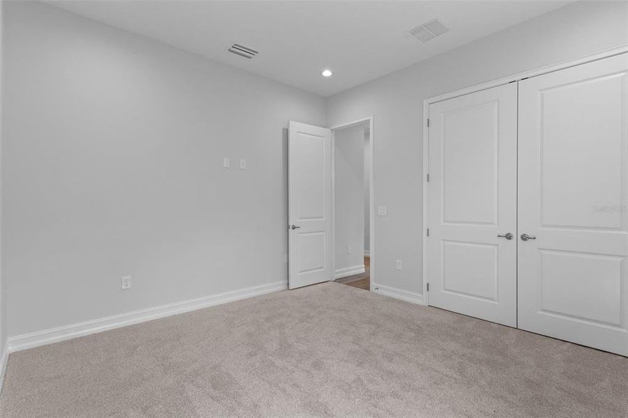 Spacious, unfurnished interior of a new home in Southern Hills Plantation, Brooksville (Image 43).