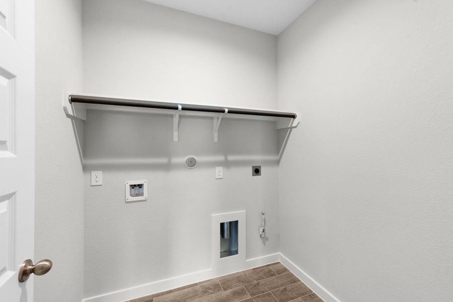 Spacious, unfurnished interior of a new home in Briarwood Crossing, Rosenberg (Image 22).