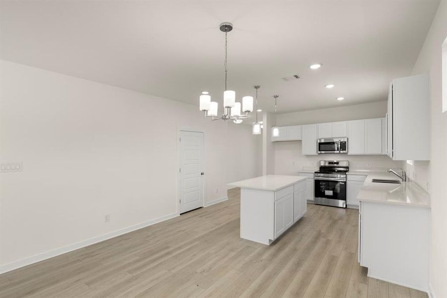 10. 402 Heritage Grove - Dining (2) 10. 402 Heritage Grove - Dining (2)