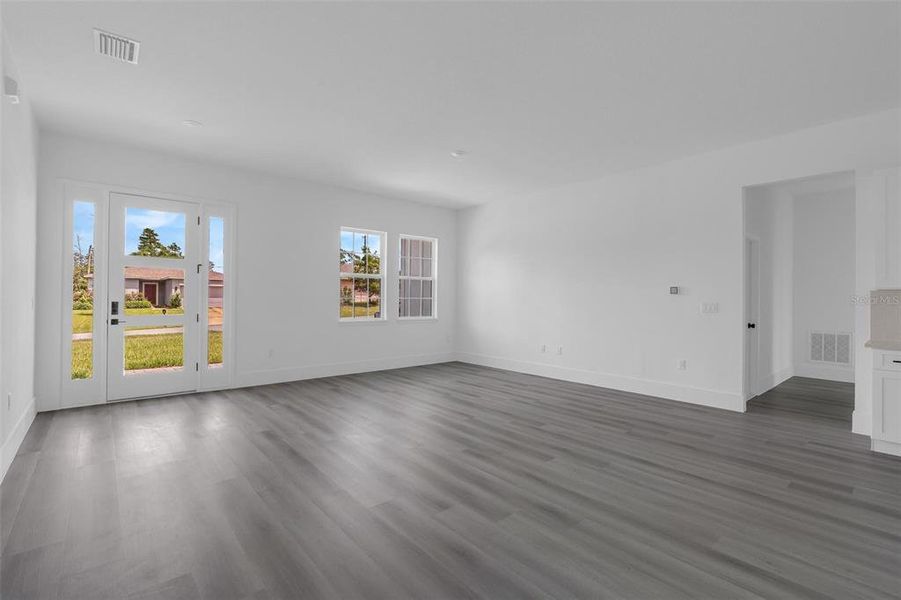 Spacious, unfurnished interior of a new home in , Ocala (Image 19).