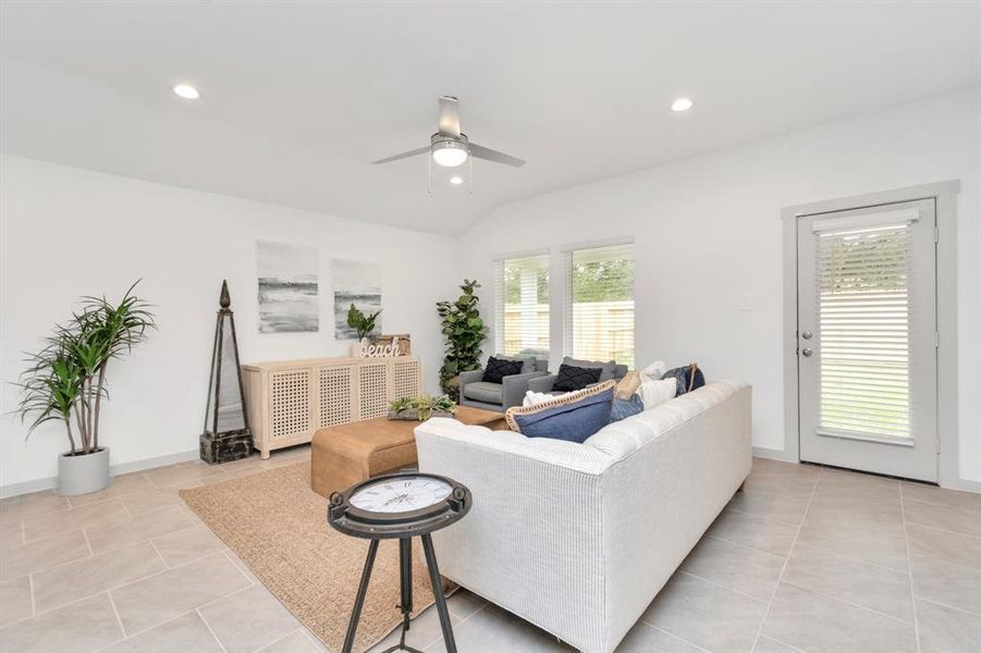 Image 3 of a home in Post Oak Pointe.