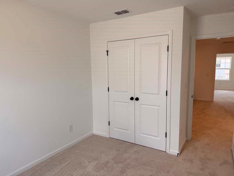Spacious, unfurnished interior of a new home in Laurelwood, Douglasville (Image 27).