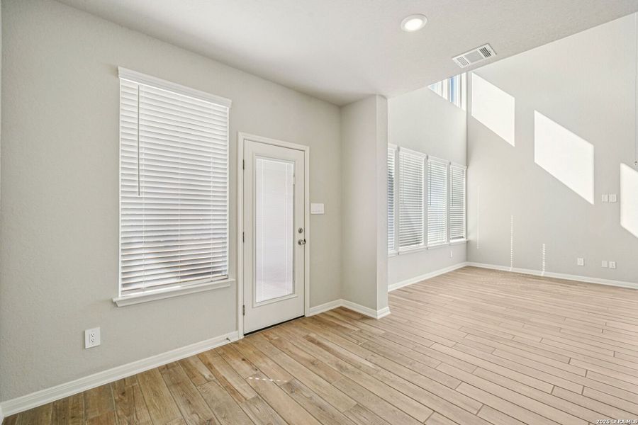 Spacious, unfurnished interior of a new home in Estancia Ranch - Classic Series, San Antonio (Image 29).