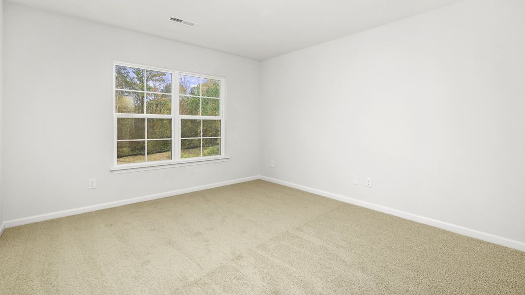 Spacious, unfurnished interior of a new home in Quail Haven, Winston-Salem (Image 17).