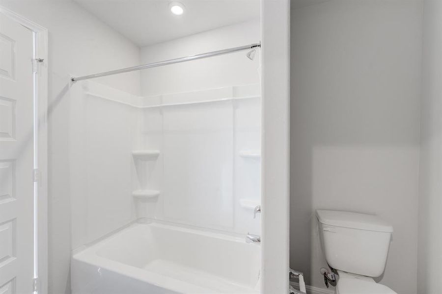 Furnished interior view inside a new home in Colony Park, Eastland (Image 25).