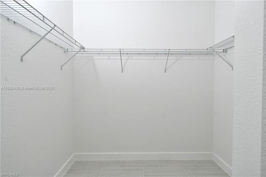 Spacious, unfurnished interior of a new home in , Lehigh Acres (Image 11).