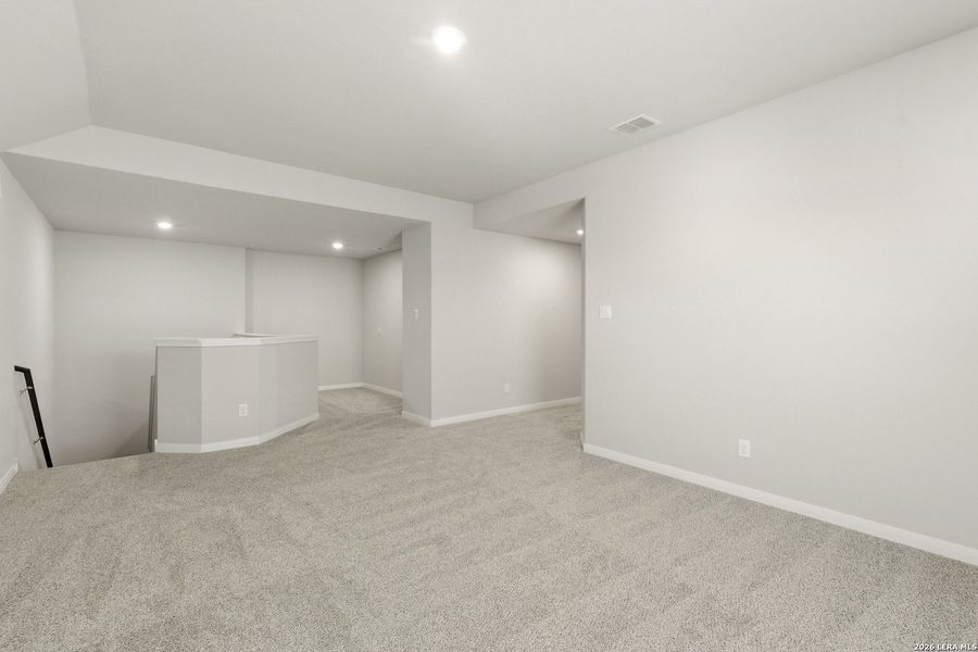 Spacious, unfurnished interior of a new home in Swenson Heights, Seguin (Image 17).