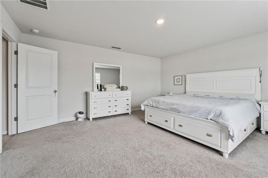 Furnished interior view inside a new home in Summit Pointe, Dallas (Image 23). Furnished interior view inside a new home in Summit Pointe, Dallas (Image 23).