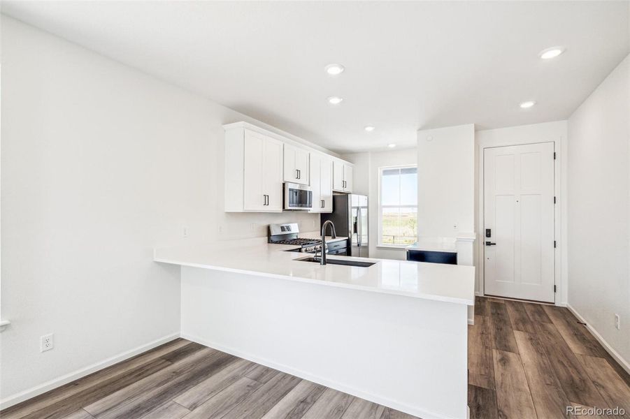 Spacious, unfurnished interior of a new home in Legato, Commerce City (Image 34).