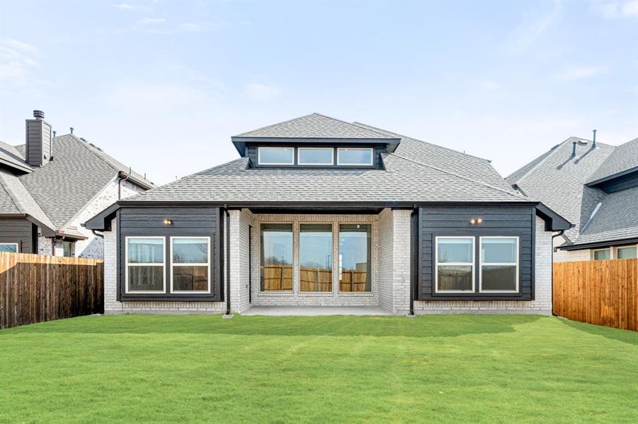 Exterior details and patio area of a home in Willow Wood, McKinney (Image 3).