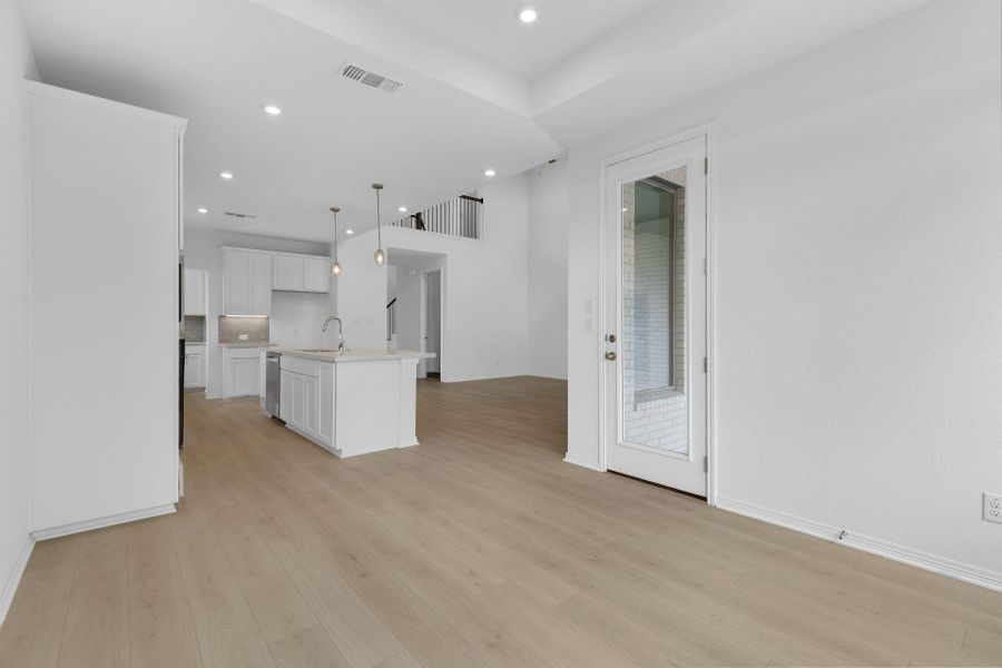 From Casual Dining to Kitchen From Casual Dining to Kitchen