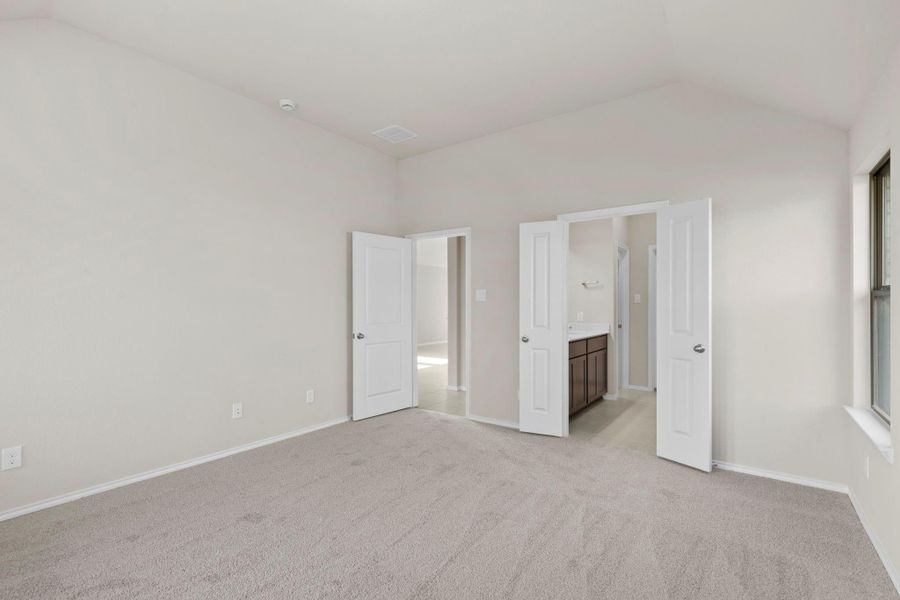 Spacious, unfurnished interior of a new home in The Trails 40', New Caney (Image 18).