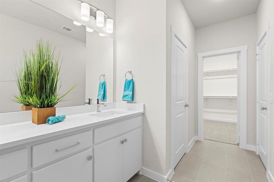 9007 Indianola_2542_Granite_Bath (3) 9007 Indianola_2542_Granite_Bath (3)