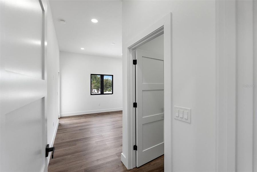 Spacious, unfurnished interior of a new home in , St. Petersburg (Image 23).