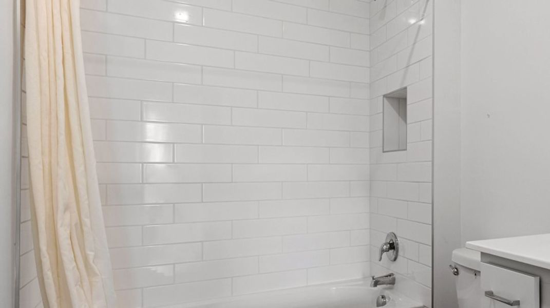 Shower tile surround