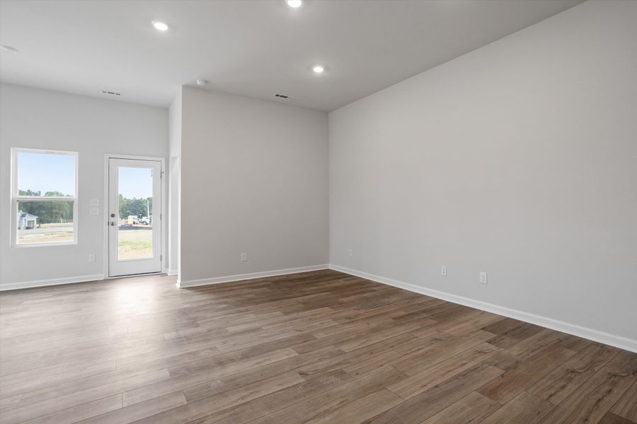 Spacious, unfurnished interior of a new home in Cambridge Reserve, Angier (Image 19).