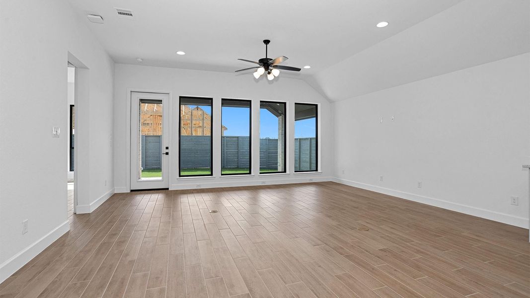 Spacious, unfurnished interior of a new home in Legacy, League City (Image 10).