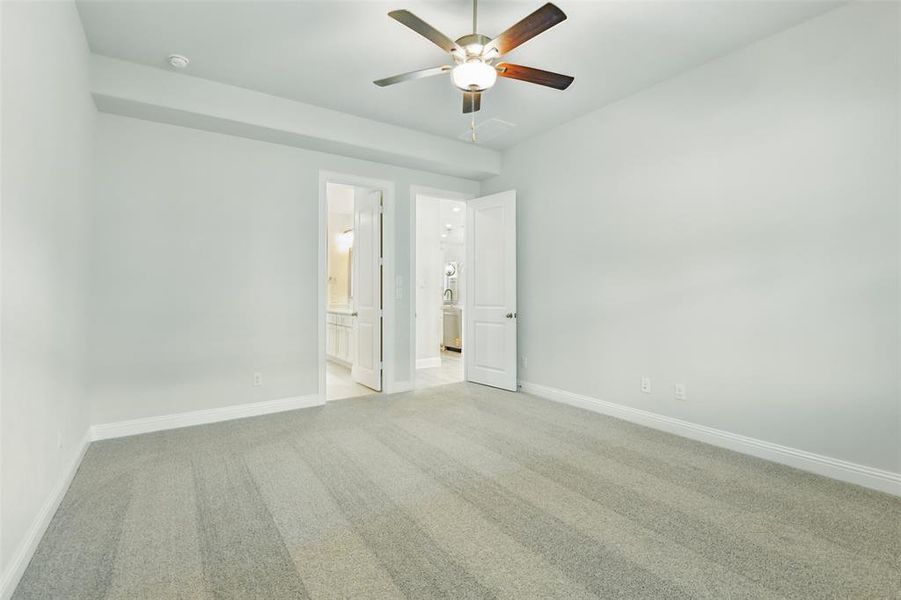 Spacious, unfurnished interior of a new home in Evergreen 40', Conroe (Image 23).