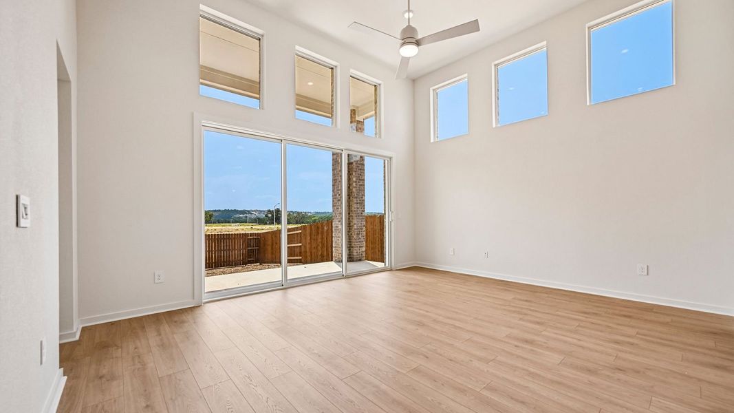 Spacious, unfurnished interior of a new home in The Enclave at Bar W Ranch, Leander (Image 25).