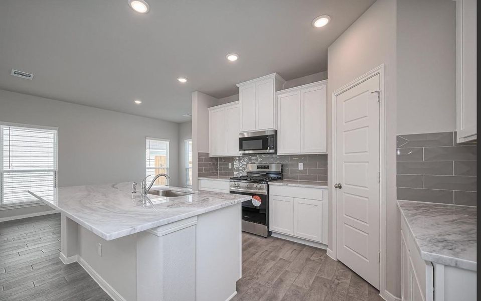 Furnished interior view inside a new home in River Ranch, Dayton (Image 9).