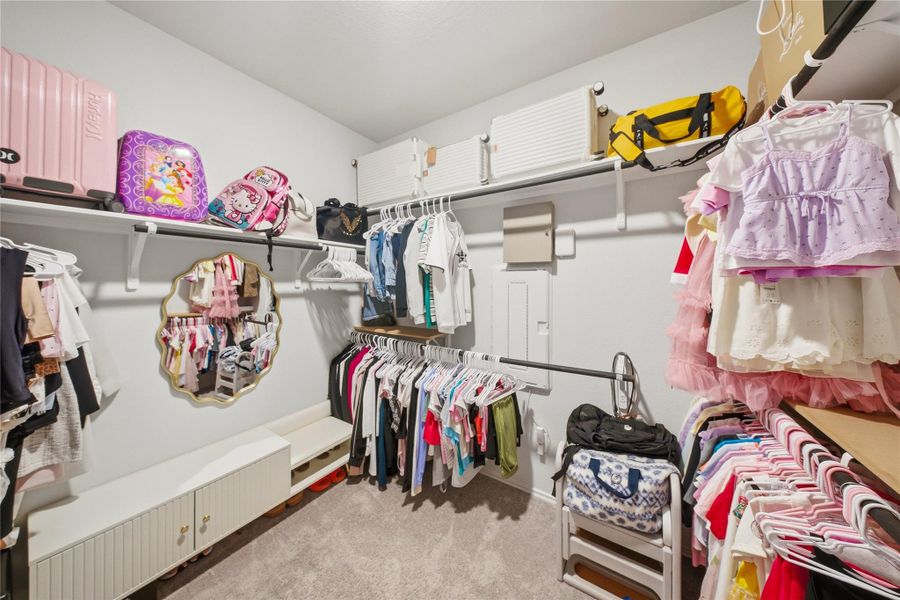 Furnished interior view inside a new home in Sierra Vista, Iowa Colony (Image 37).