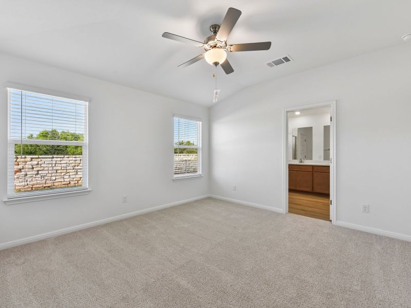 Spacious, unfurnished interior of a new home in Lakeside Meadows, Pflugerville (Image 9).