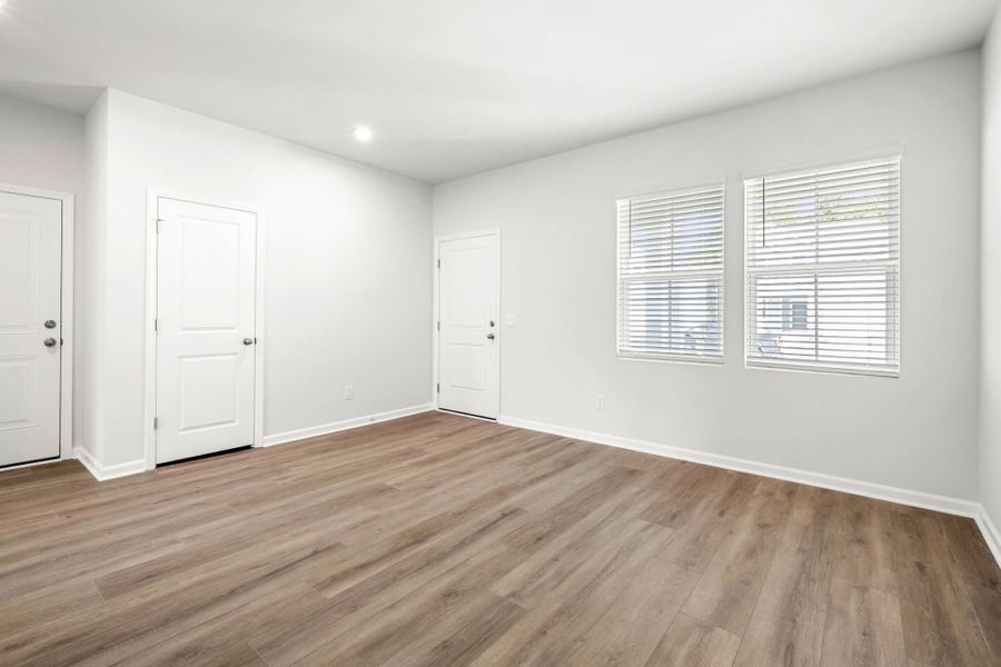 Spacious, unfurnished interior of a new home in Heartwood, Richmond Hill (Image 18).