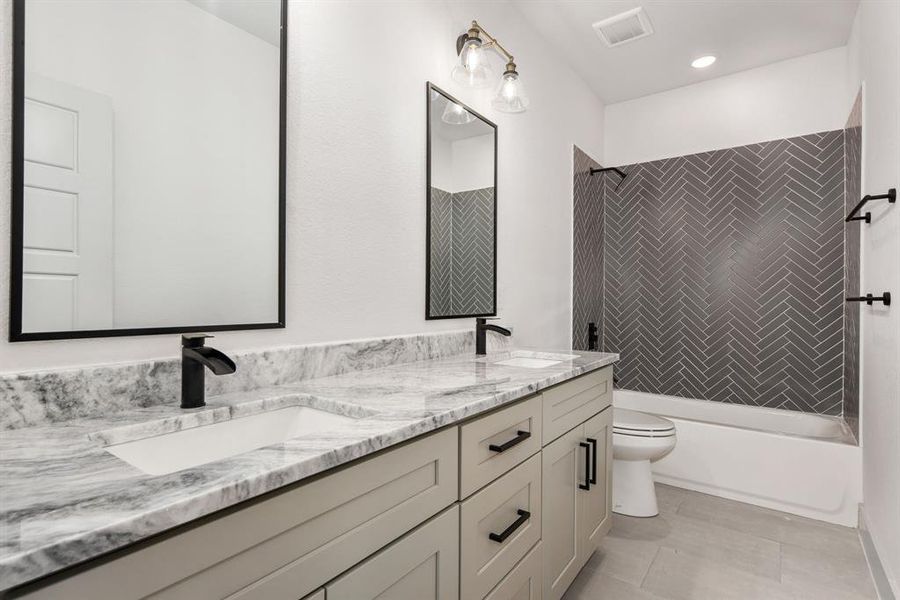 Furnished interior view inside a new home in Canyon Creek, Granbury (Image 14).