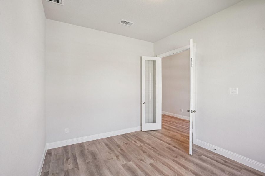 Spacious, unfurnished interior of a new home in Sienna 65', Missouri City (Image 23). Spacious, unfurnished interior of a new home in Sienna 65', Missouri City (Image 23).