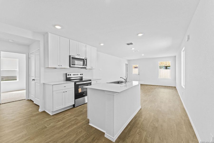 Furnished interior view inside a new home in Arroyo Ranch, Seguin (Image 7).