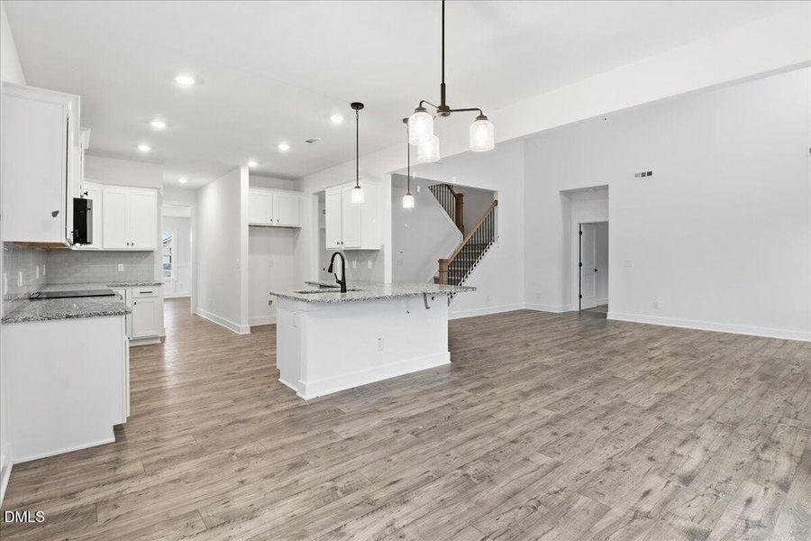 08-105 Manchester Ct-8