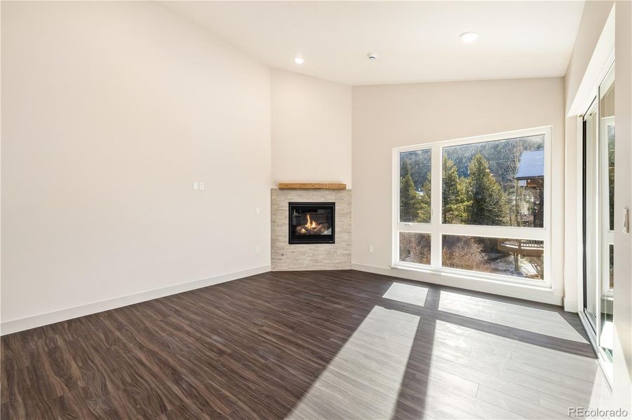 Spacious, unfurnished interior of a new home in , Keystone (Image 23).