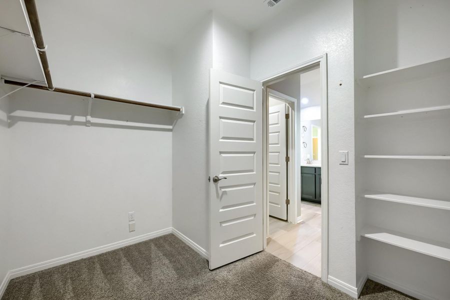 Spacious, unfurnished interior of a new home in , Buda (Image 26). Spacious, unfurnished interior of a new home in , Buda (Image 26).