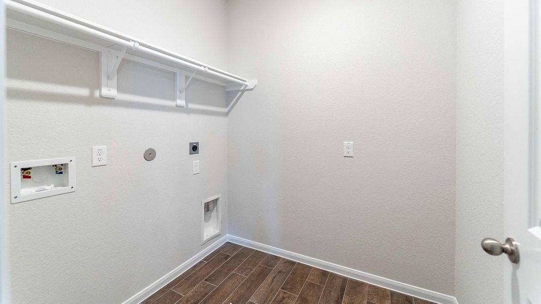 Spacious, unfurnished interior of a new home in Creekhaven, Arcola (Image 27).