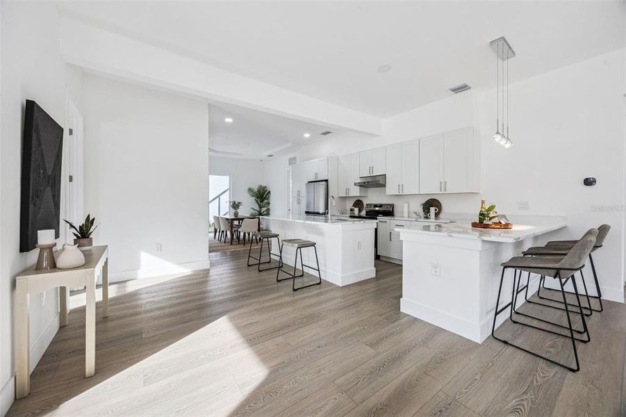Furnished interior view inside a new home in , Orlando (Image 5).