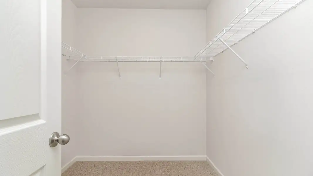 Spacious, unfurnished interior of a new home in Cypress Bay West, Palm Bay (Image 21).