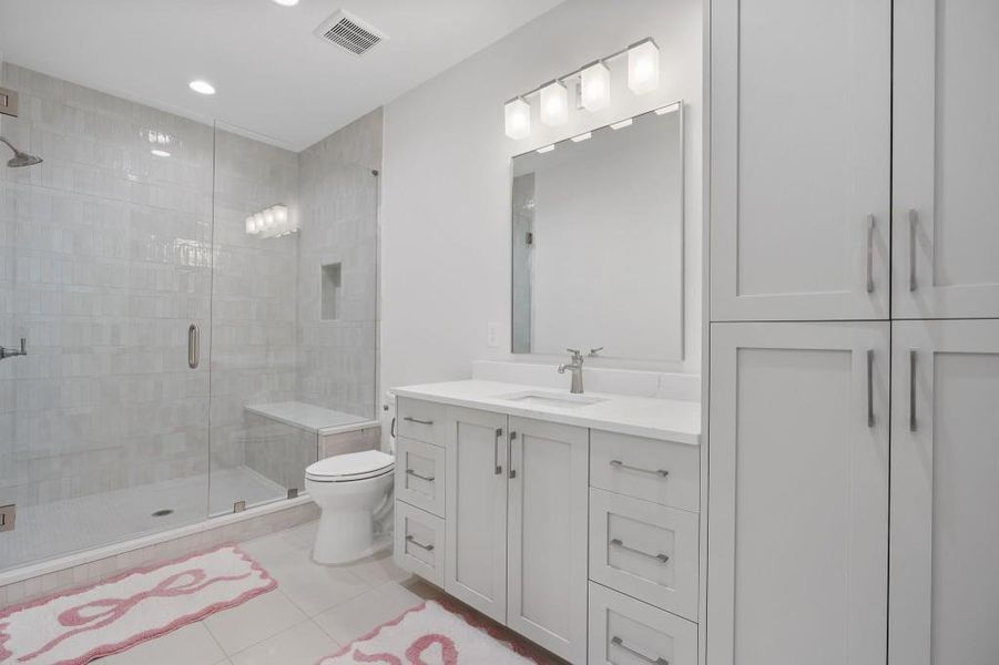 Furnished interior view inside a new home in Lyndon Creek, Milton (Image 43).