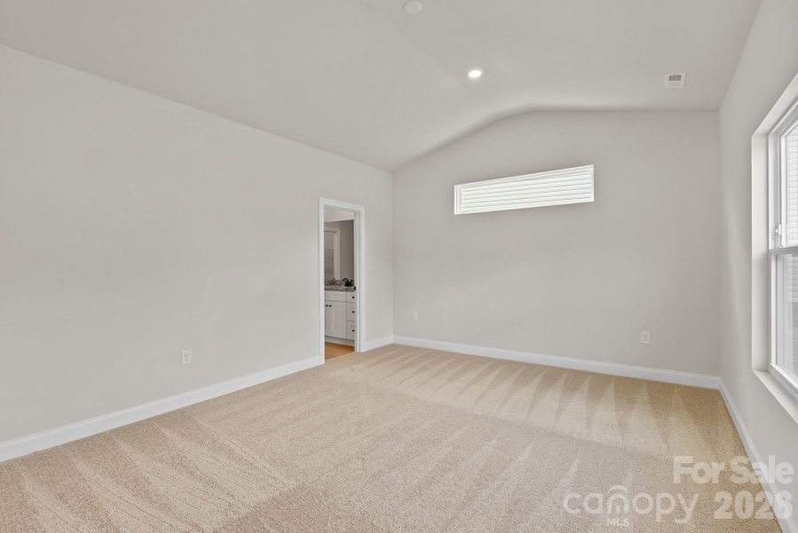 Spacious, unfurnished interior of a new home in Stagecoach Station, Gastonia (Image 14).