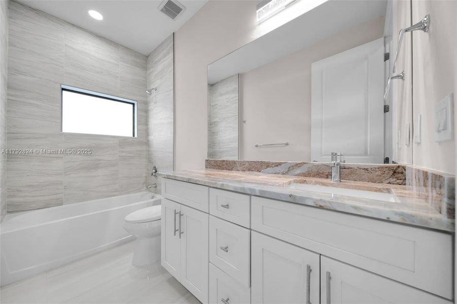 Spacious, unfurnished interior of a new home in , Cape Coral (Image 16). Spacious, unfurnished interior of a new home in , Cape Coral (Image 16).