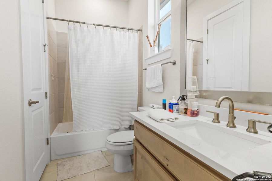 Furnished interior view inside a new home in , San Antonio (Image 14).