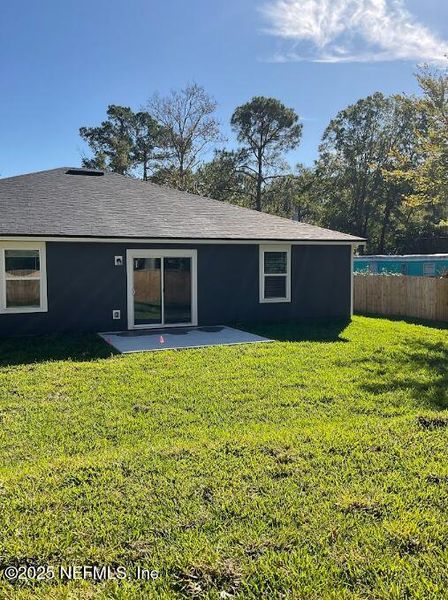 Exterior details and patio area of a home in , Jacksonville (Image 20).
