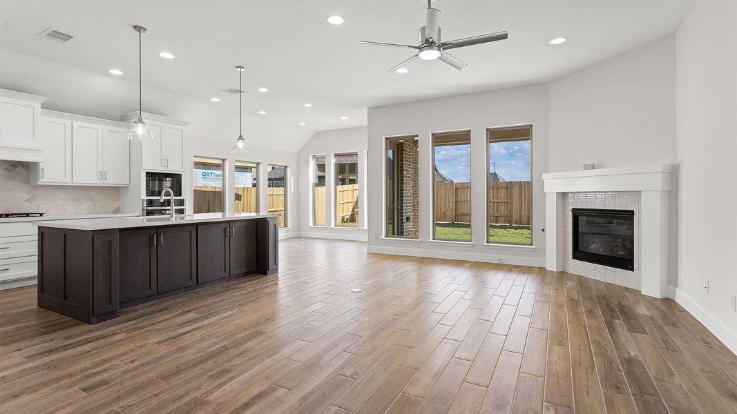 Spacious, unfurnished interior of a new home in Elyson, Katy (Image 22).