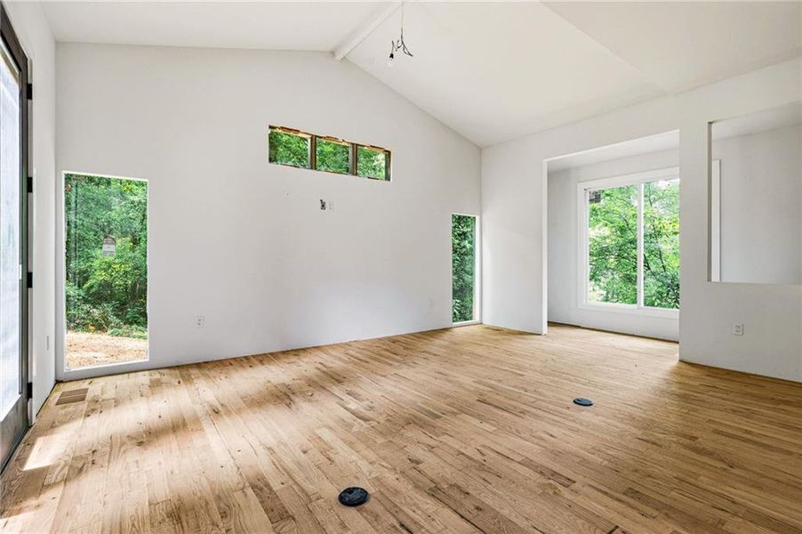 Spacious, unfurnished interior of a new home in , Atlanta (Image 14).