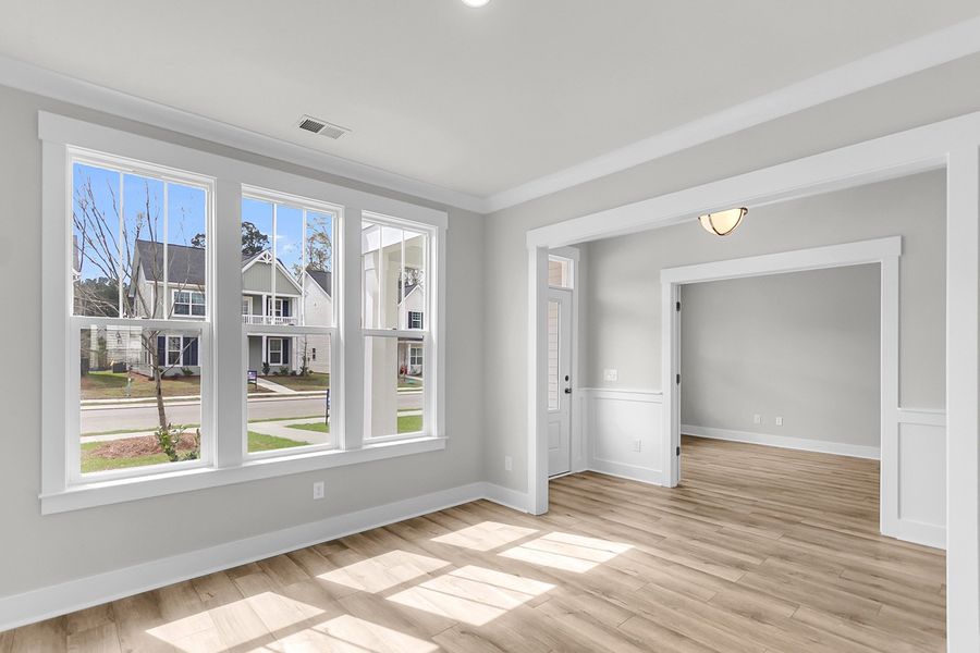 Spacious, unfurnished interior of a new home in Six Oaks, Summerville (Image 30).