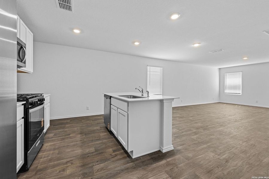 Furnished interior view inside a new home in Avenida, Converse (Image 6).