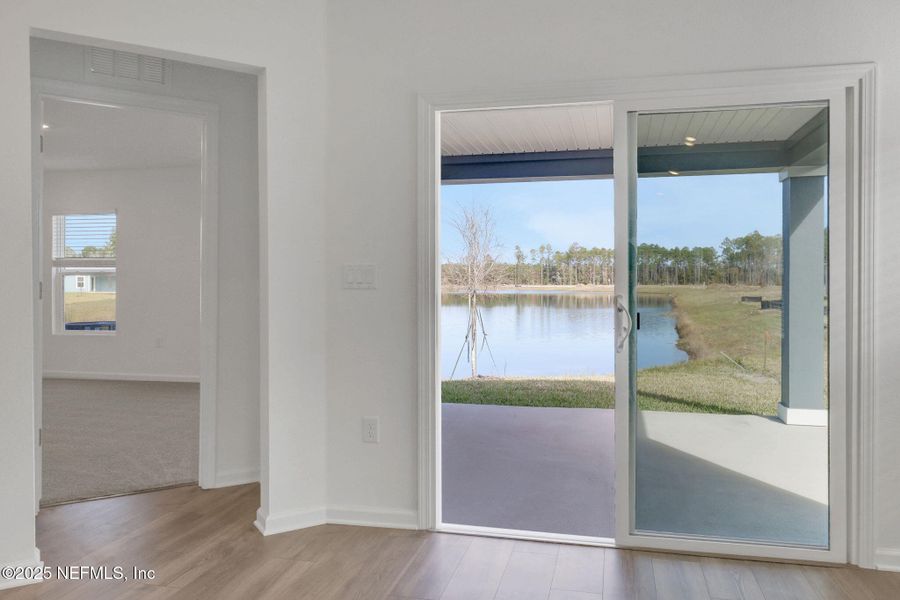 Spacious, unfurnished interior of a new home in Cedar Creek, Jacksonville (Image 16).