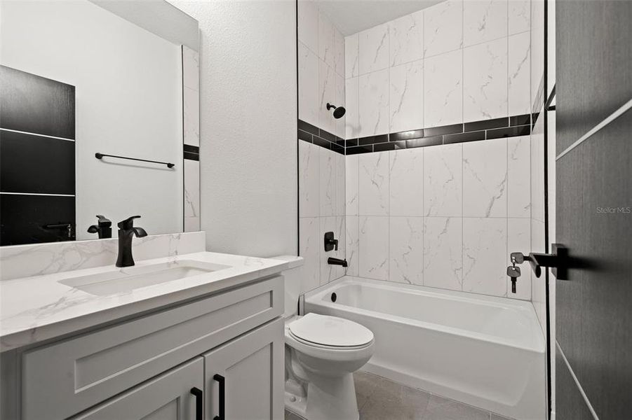 Furnished interior view inside a new home in , Dunnellon (Image 19).