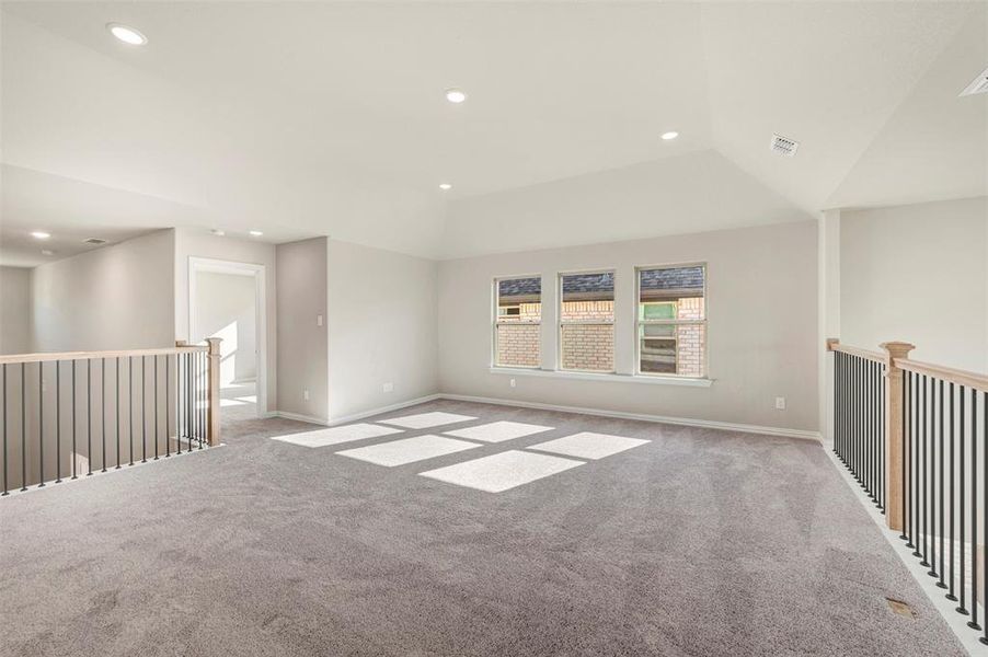 Spacious, unfurnished interior of a new home in Lily Creek at Sutton Fields, Aubrey (Image 26).