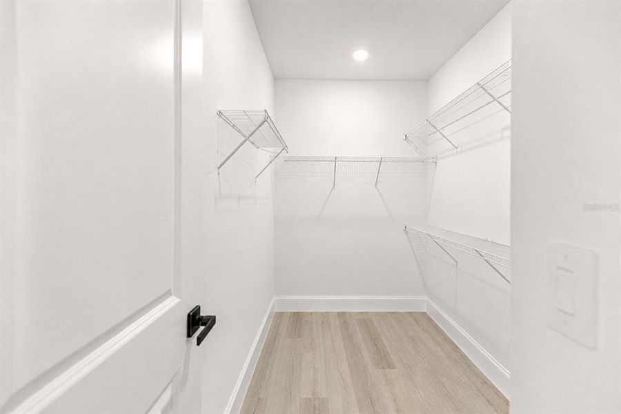 Spacious, unfurnished interior of a new home in , Ocala (Image 21).